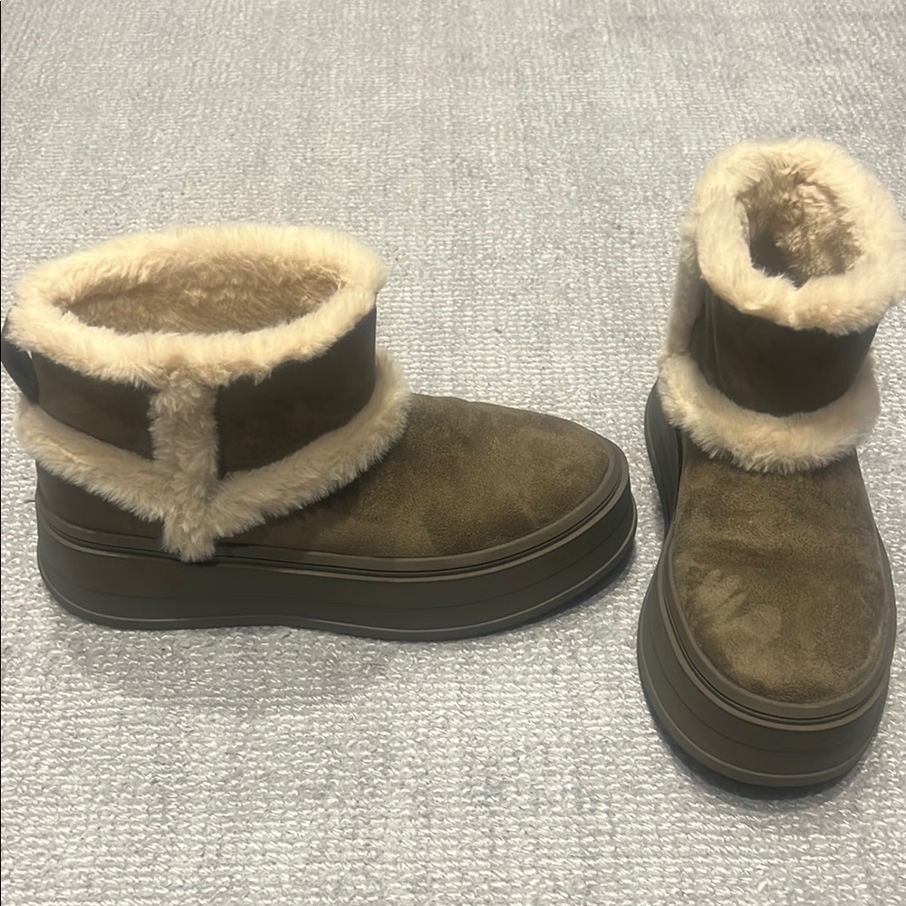 Zara green fur booties size 39